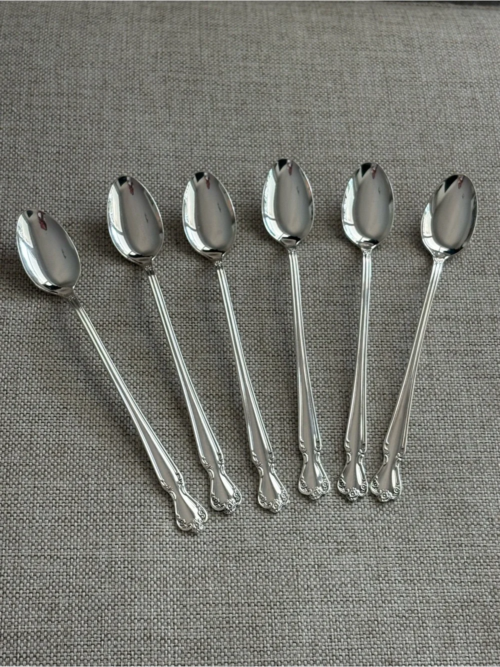 12 piece Rogers & Bro Remembrance Silverplate Spoon Set Tea & Iced Tea
